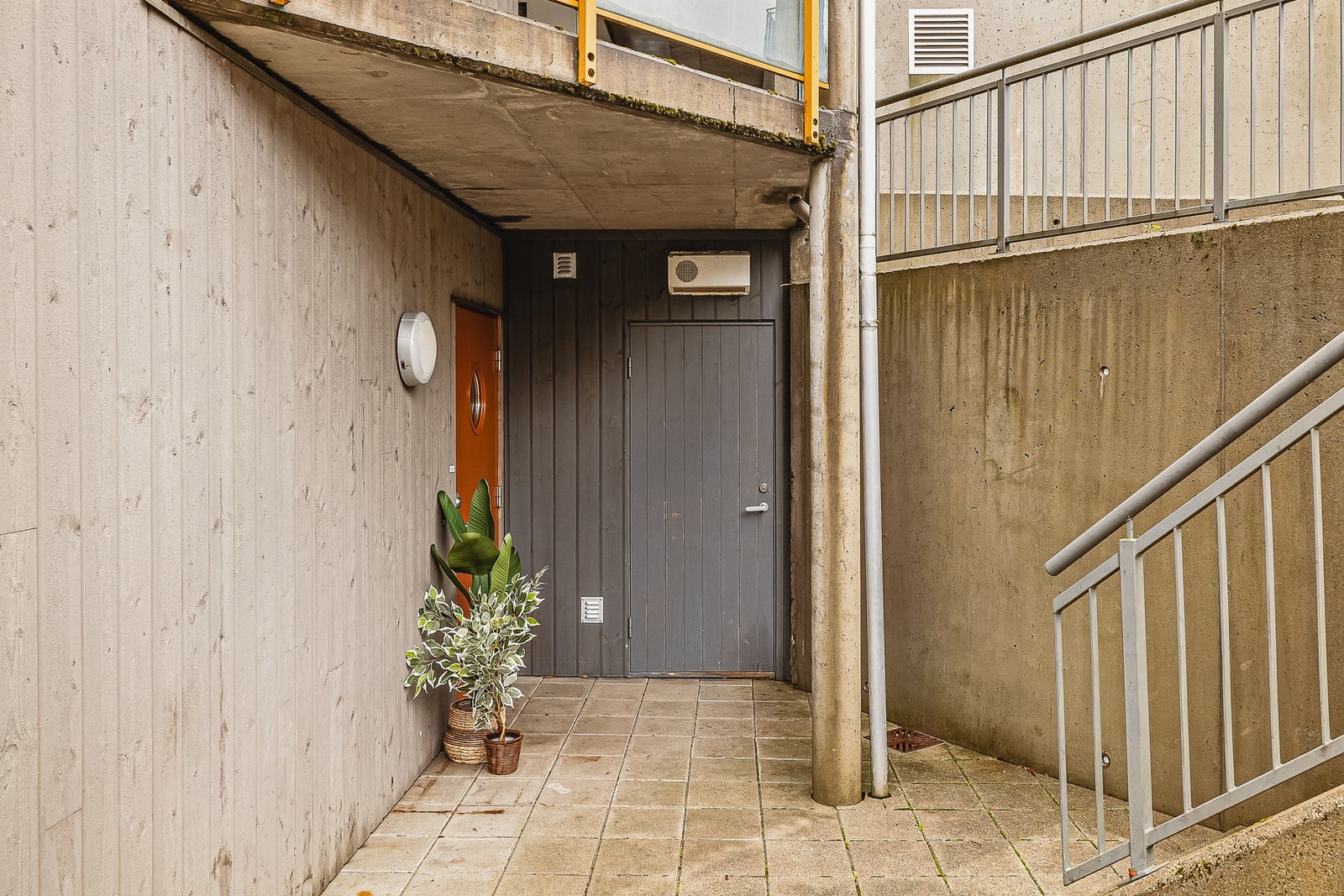 Pent og privat inngangsparti. Galleribilde