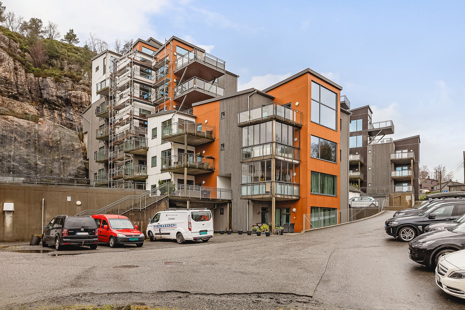 I Øvre Fyllingsveien får en det beste fra to verdener; nærhet til natur og friluftsliv, kombinert med kort vei til byliv og daglige gjøremål. Galleribilde