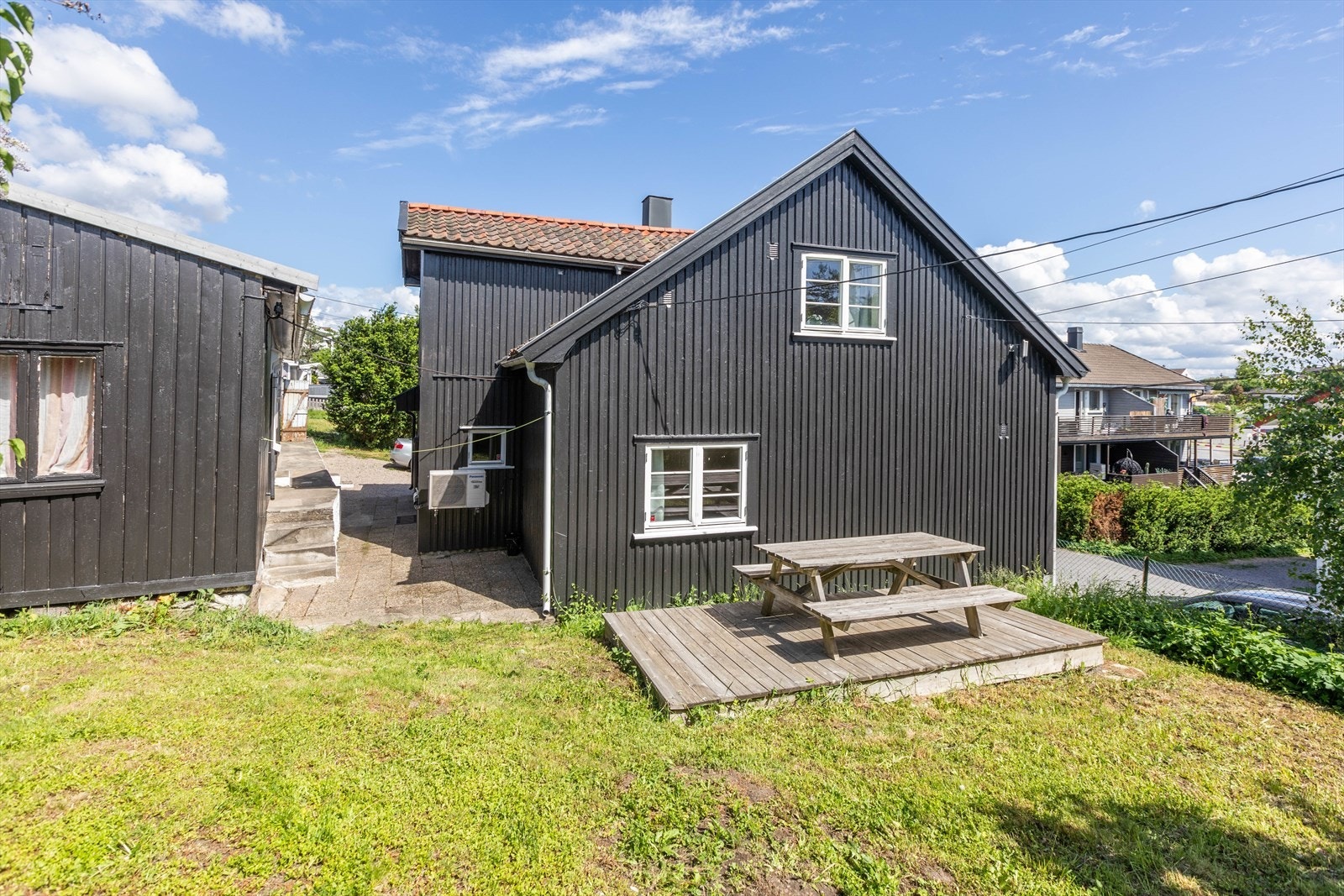 På Lahellemoen bor du tilbaketrukket, men sentralt med gangavstand til matbutikk, togstasjonen og Fredrikstad sentrum Galleribilde