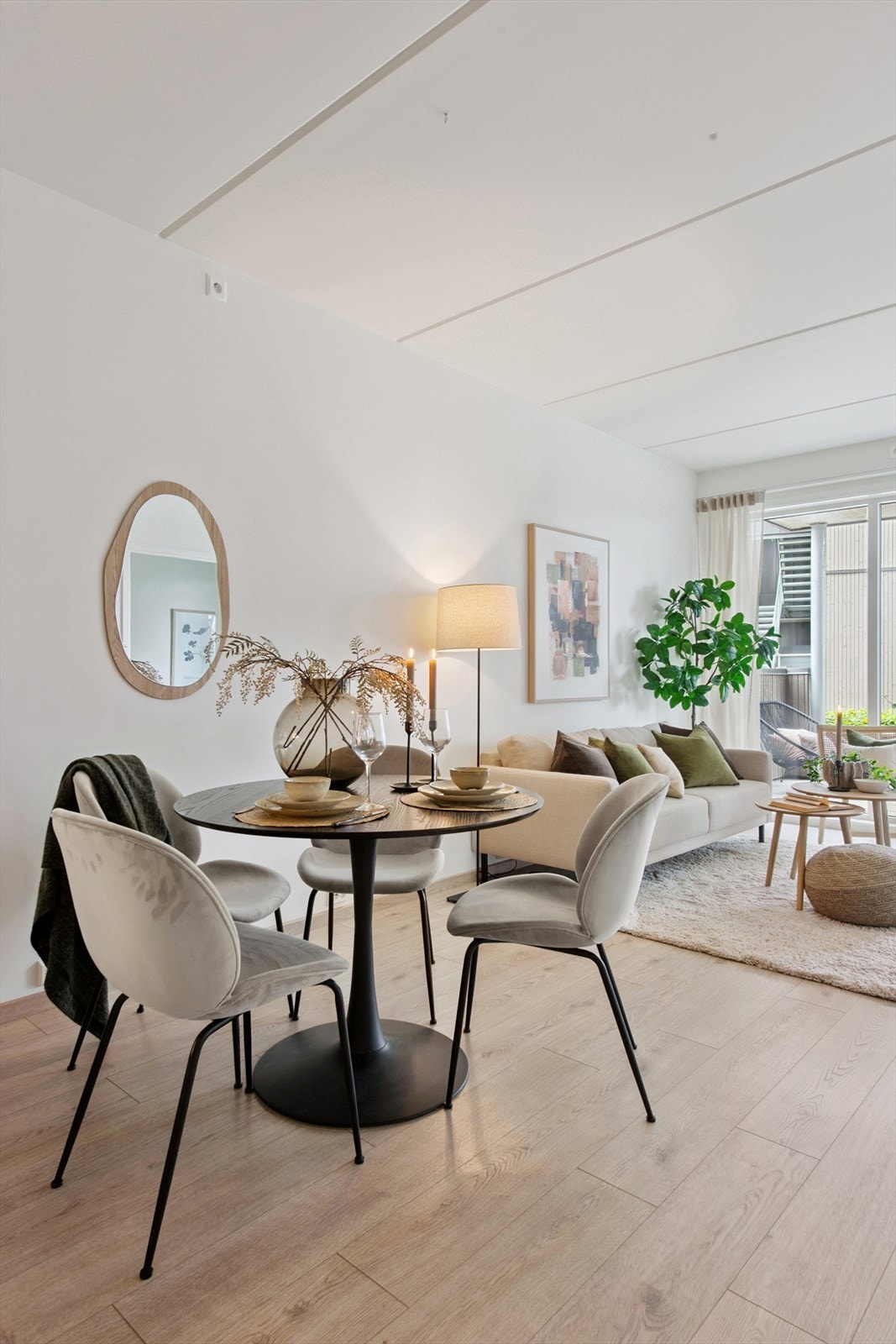 God plass til en hyggelig spiseplass i tilknytning til både stue og kjøkken. Galleribilde