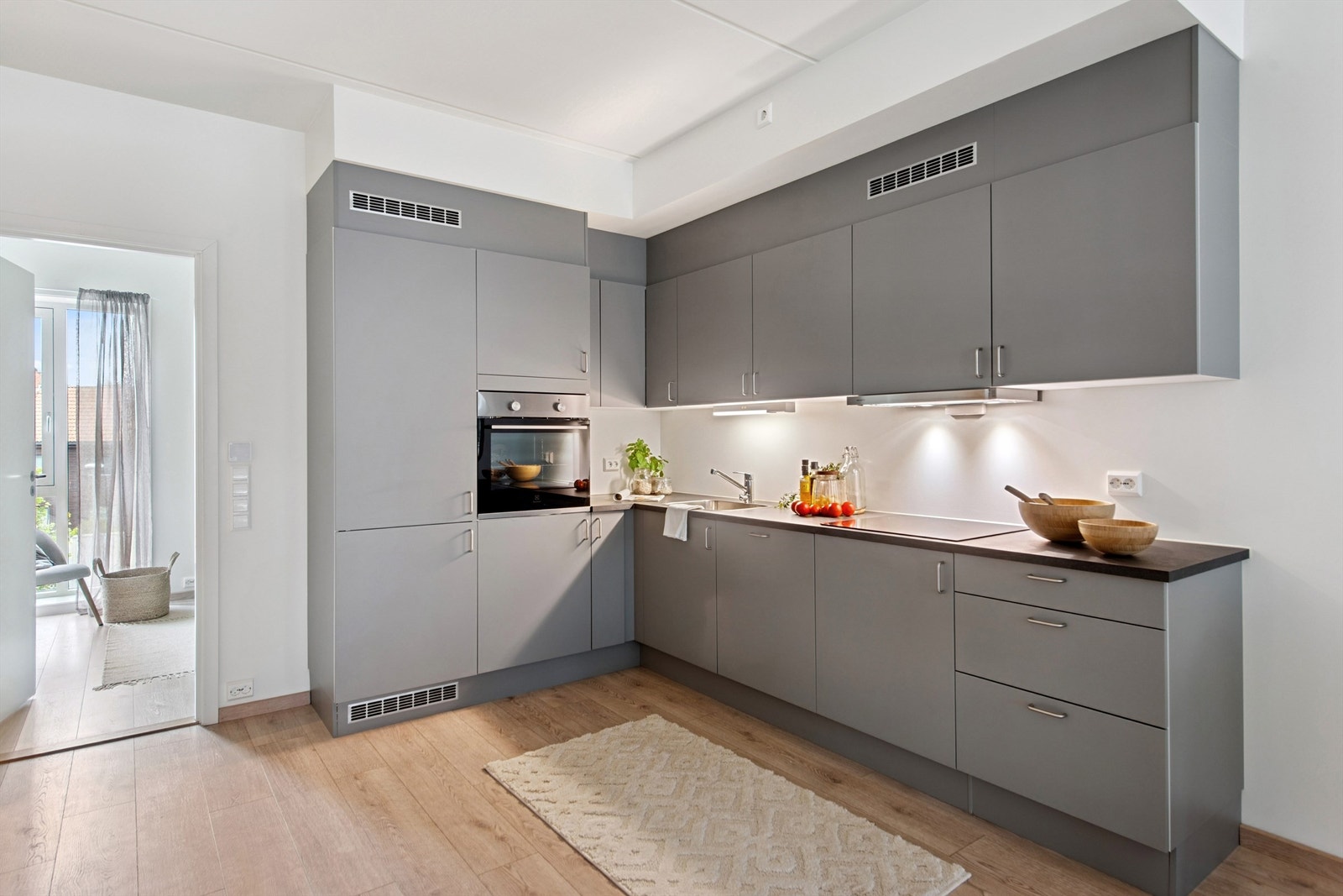 Ventilator med kullfilter og balansert ventilasjon sikrer et godt inneklima. Galleribilde