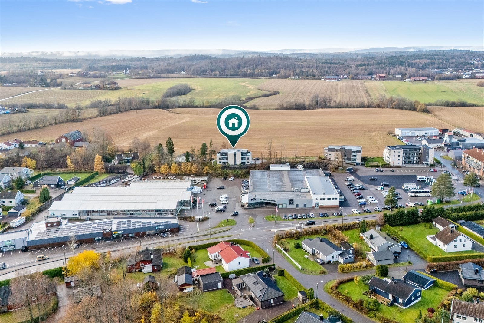 Her bor du i et populært og veletablert område, med kort vei til alle nødvendige fasiliteter - perfekt for en aktiv og hektisk hverdag. Galleribilde