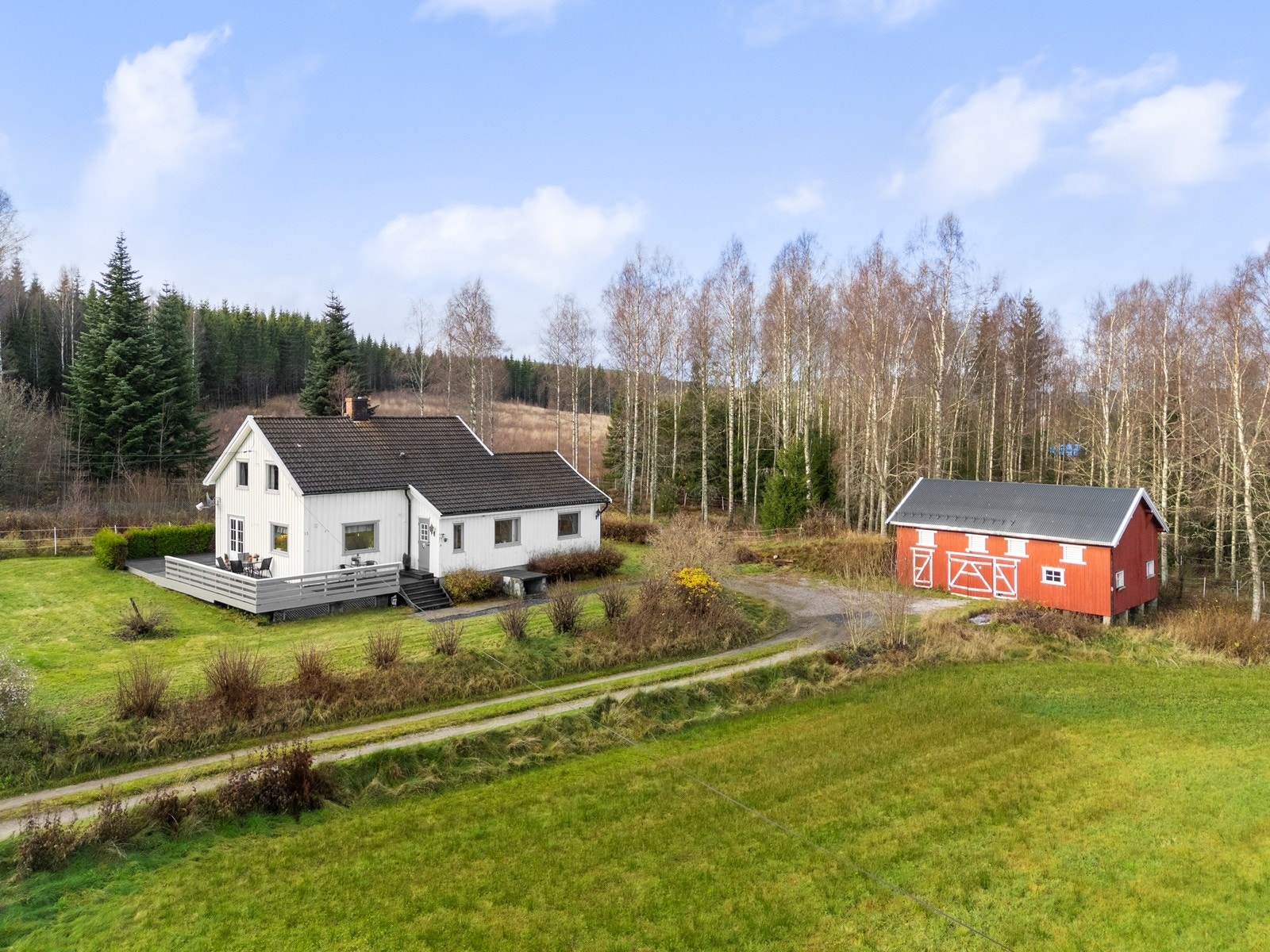 Fawad Naimy v/ Notar Romerike har gleden av å presentere Brochmannsveien 13. Galleribilde