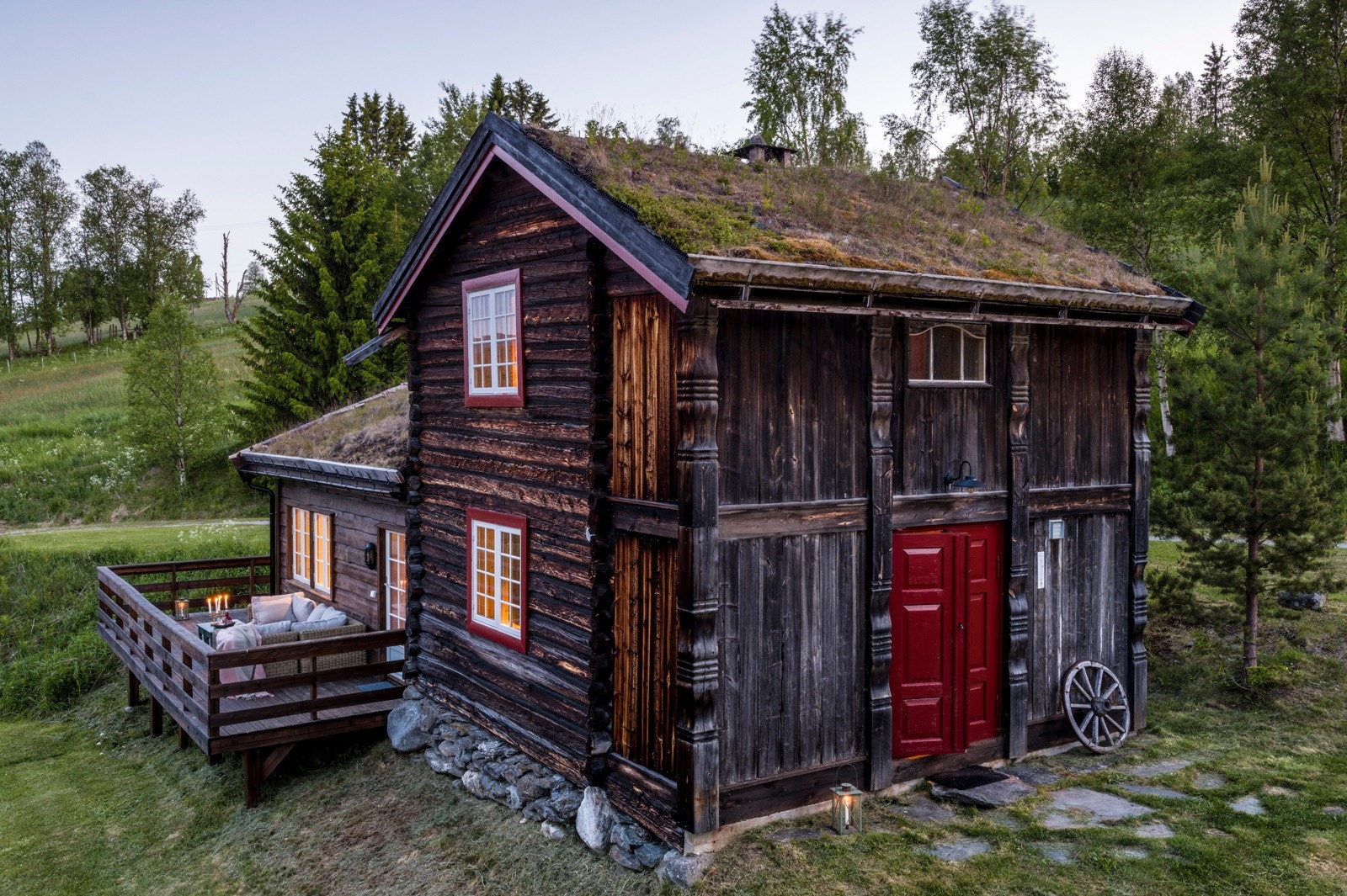 På kvelden får tunet en ro og atmosfære som gjør det helt unikt. Galleribilde