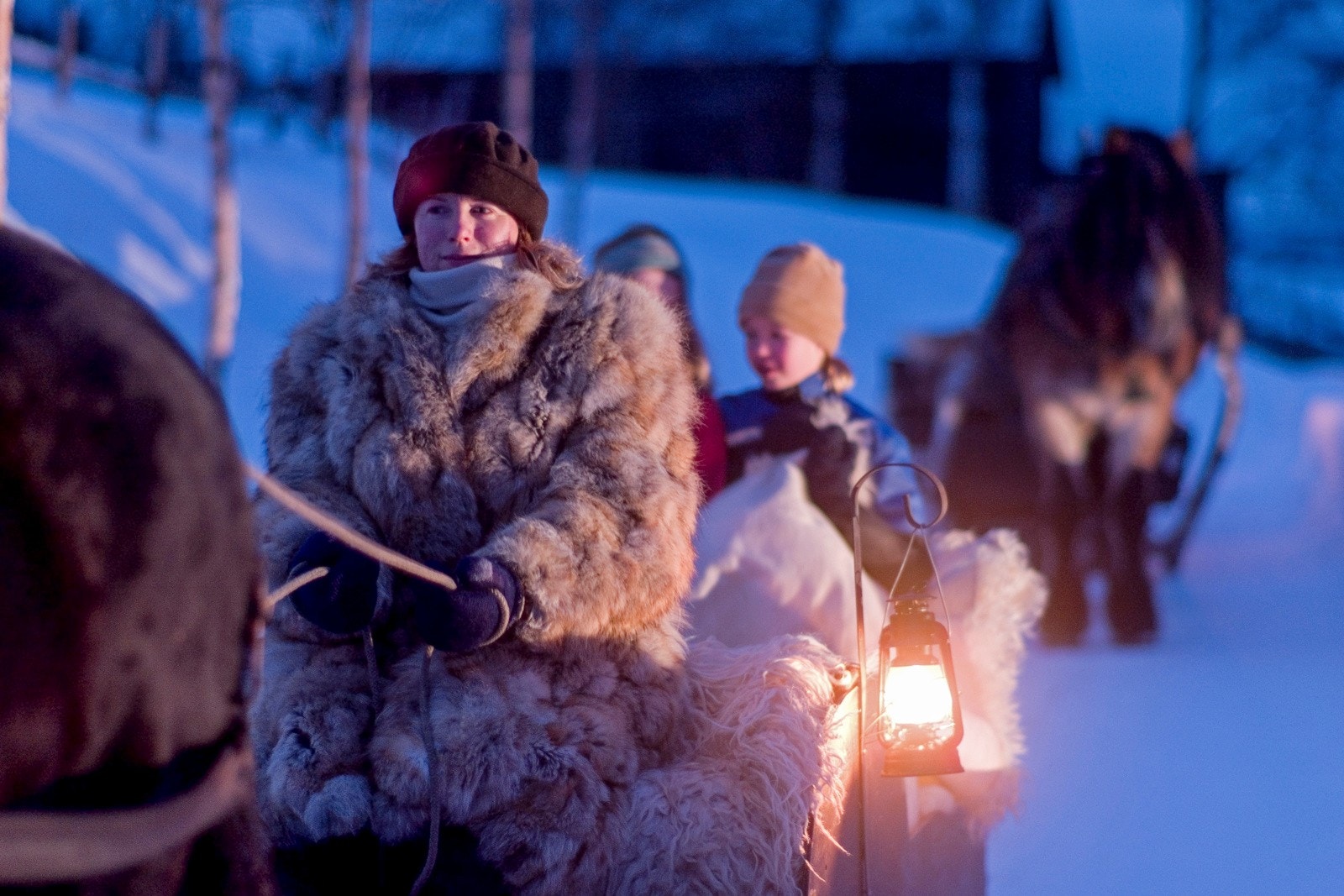 Kanefart fra Hysjulien hvor hester og sleder kjører i opptog. En perfekt måte å komme i julestemning på med naboer, familie og venner. Galleribilde