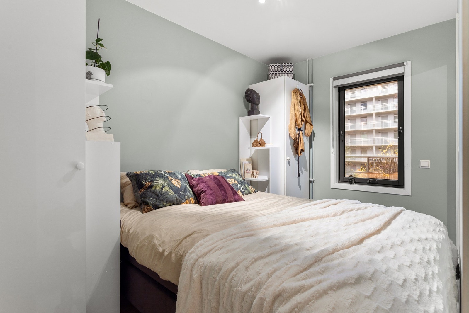 Garderobeløsninger medfølger. Galleribilde