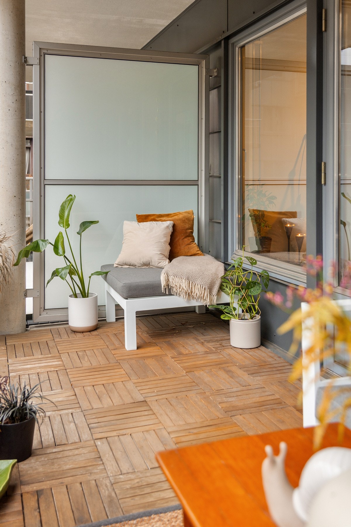 I borettslaget er det tillatt med både gass- og elektrisk grill, så her kan du lage og nyte middagene utendørs. Galleribilde