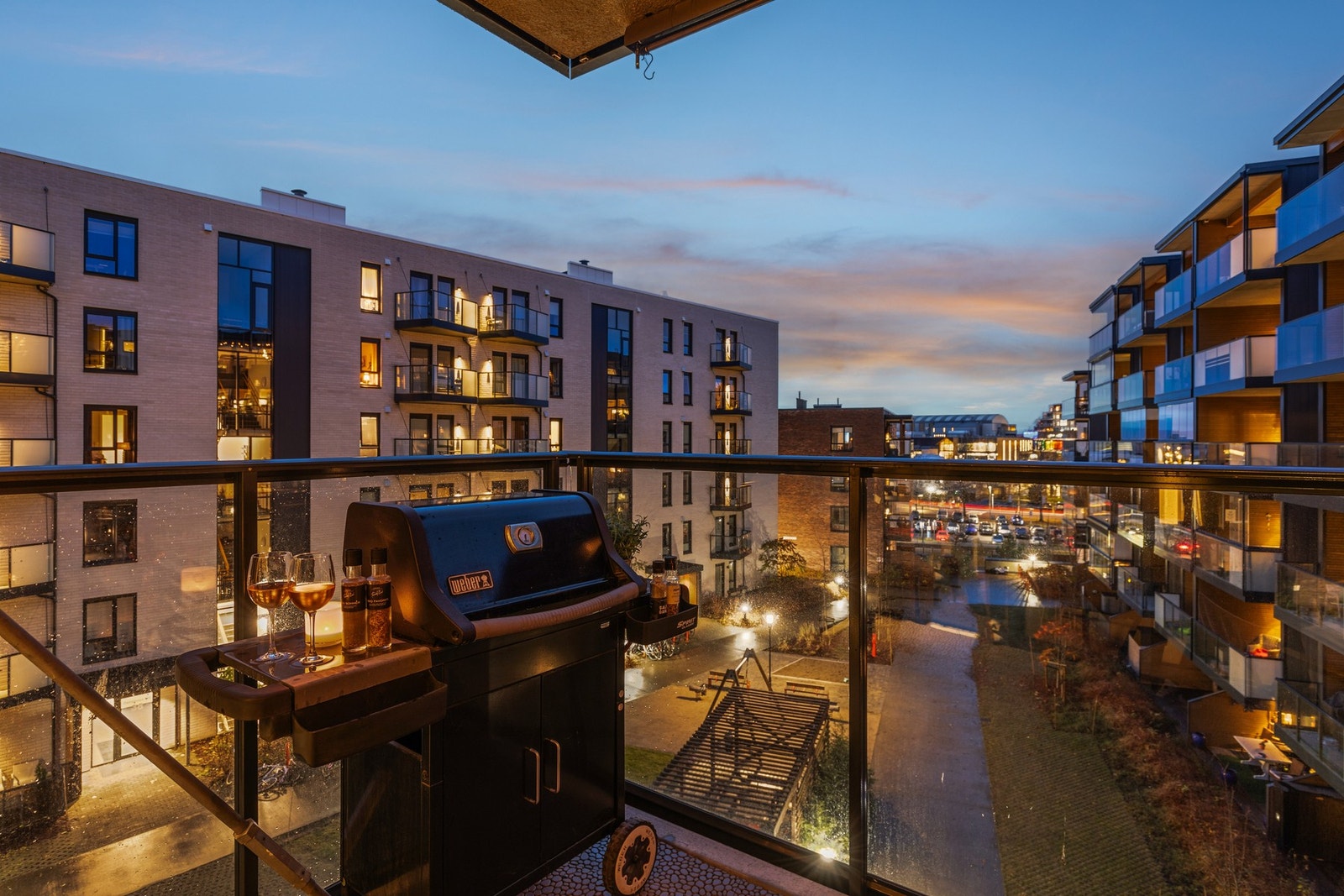 En lekker 3-roms leilighet beliggende midt i sentrumskjernen av Jessheim by. Galleribilde