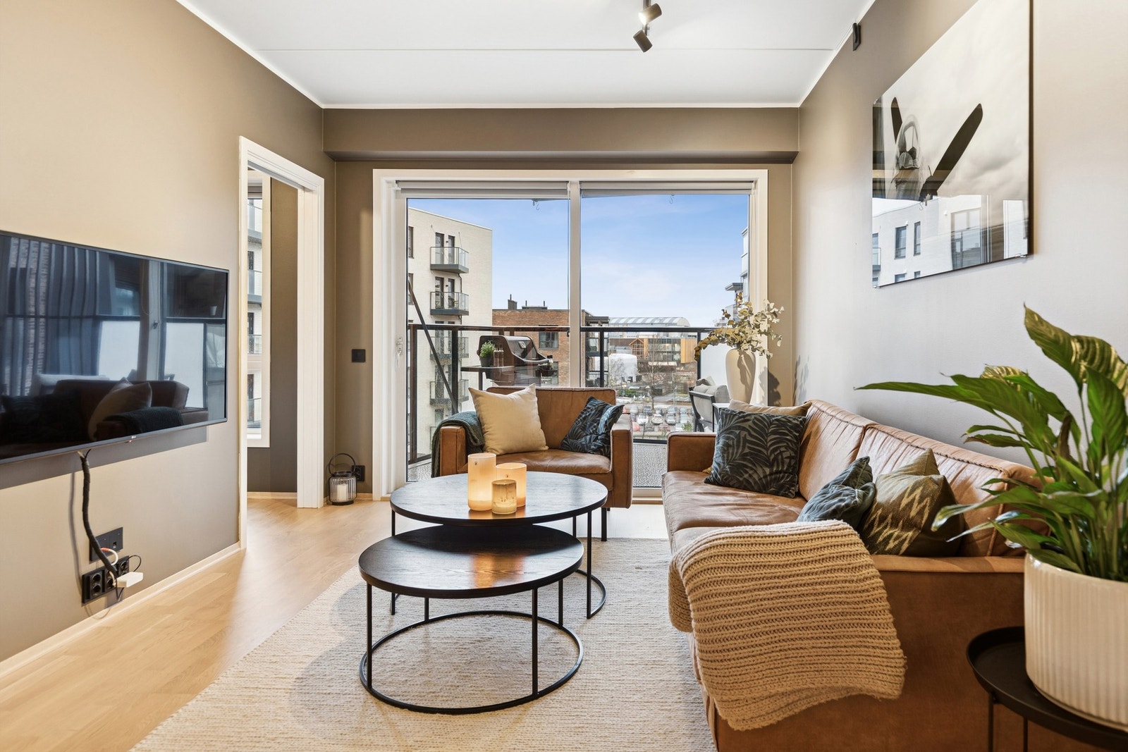 Fra stuen er det utgang til balkongen på ca. 11 m². Galleribilde