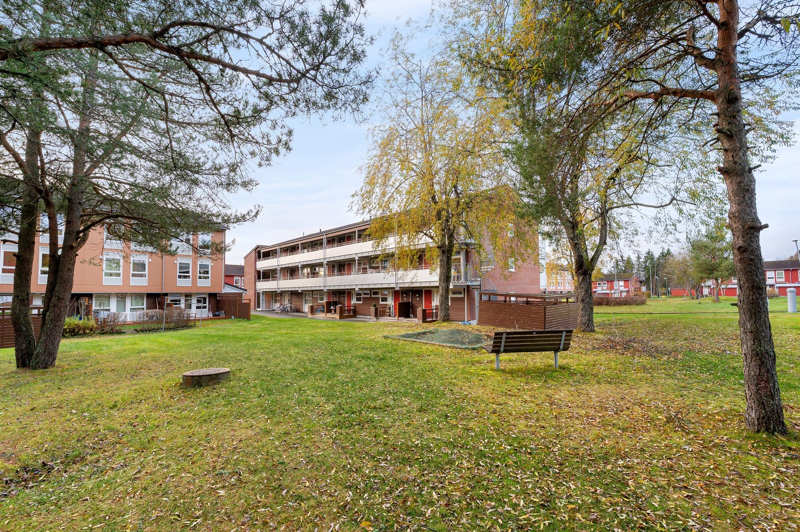 Leiligheten ligger fint til i borettslaget. Barnevennlig og rolig område. Galleribilde