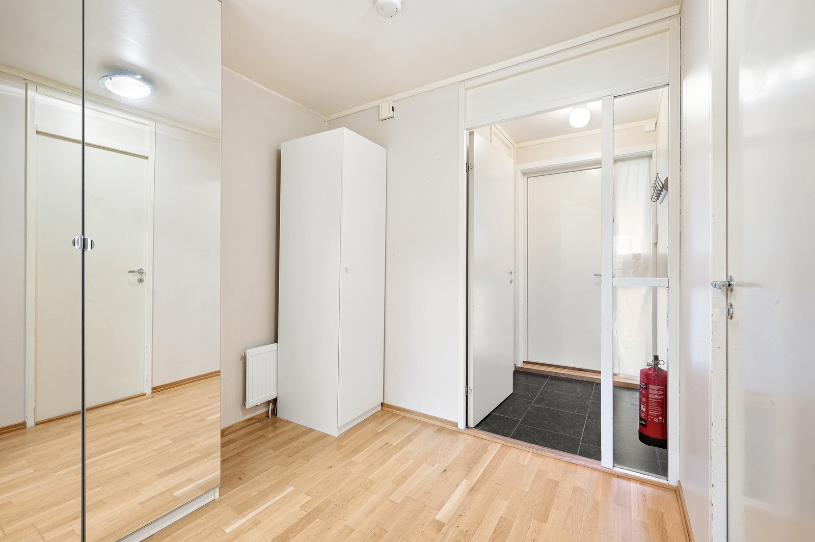 Romslig gang på 5,6 kvm. Galleribilde