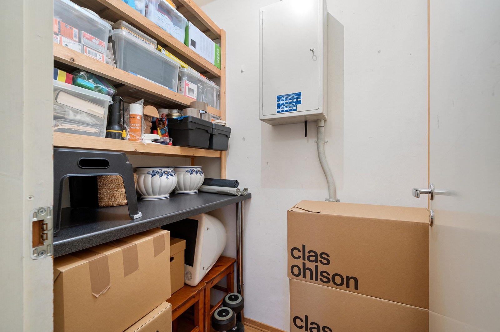 Innvendig bod. Medfølger også en romslig bod i kjeller. Galleribilde