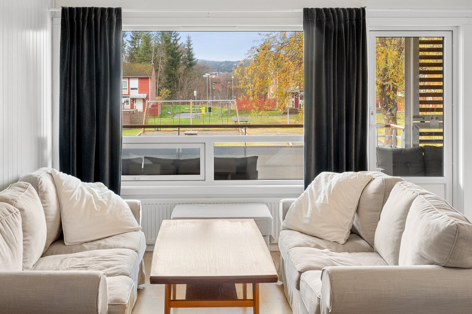 Fra stuen har man utgang til en flott balkong med gode sol forhold. Galleribilde