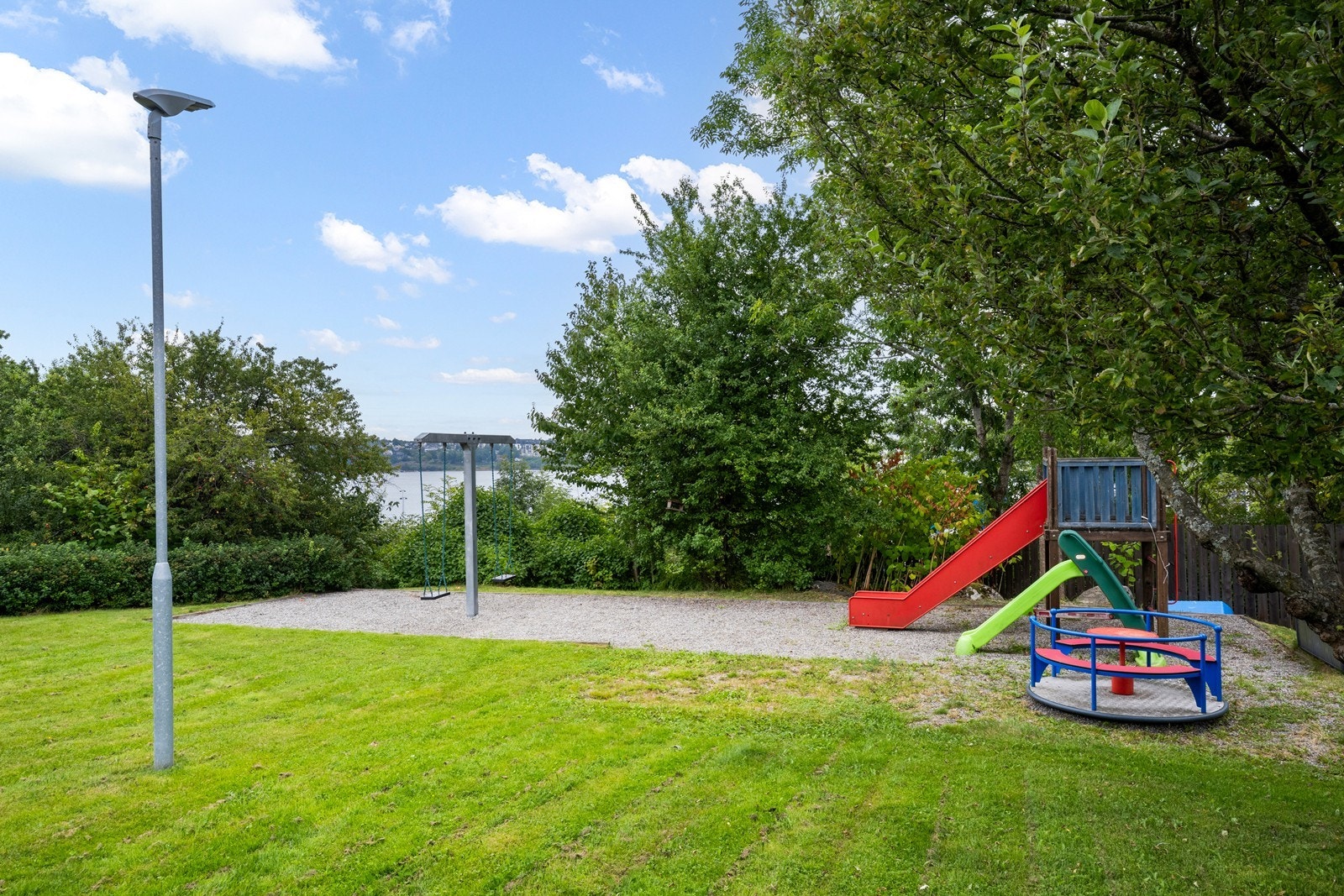 Området er barnevennlig med kort vei til skole. Galleribilde