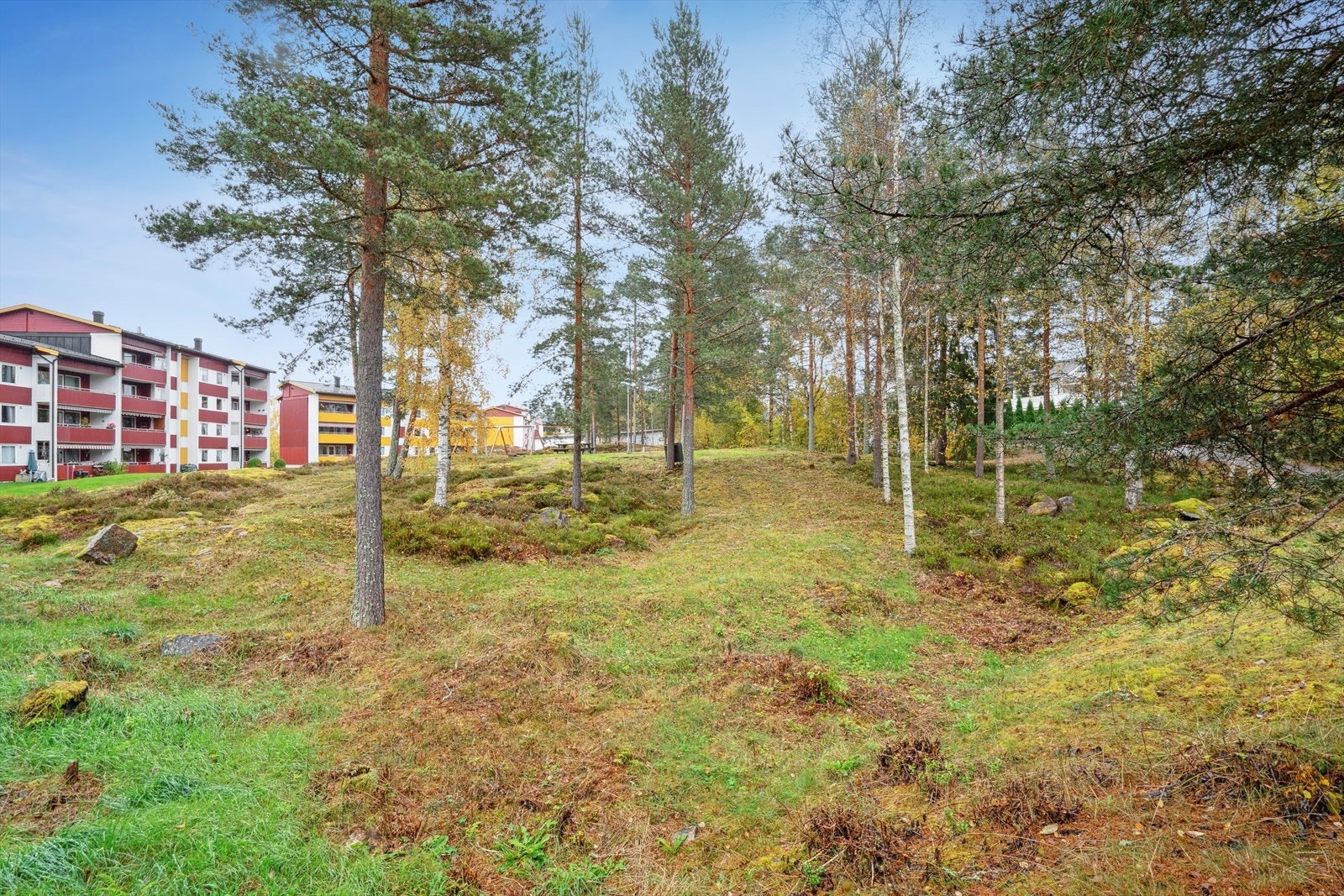 Området ligger både nær skog med flotte turmulighet, skole, barnehage og nærbutikk. Galleribilde