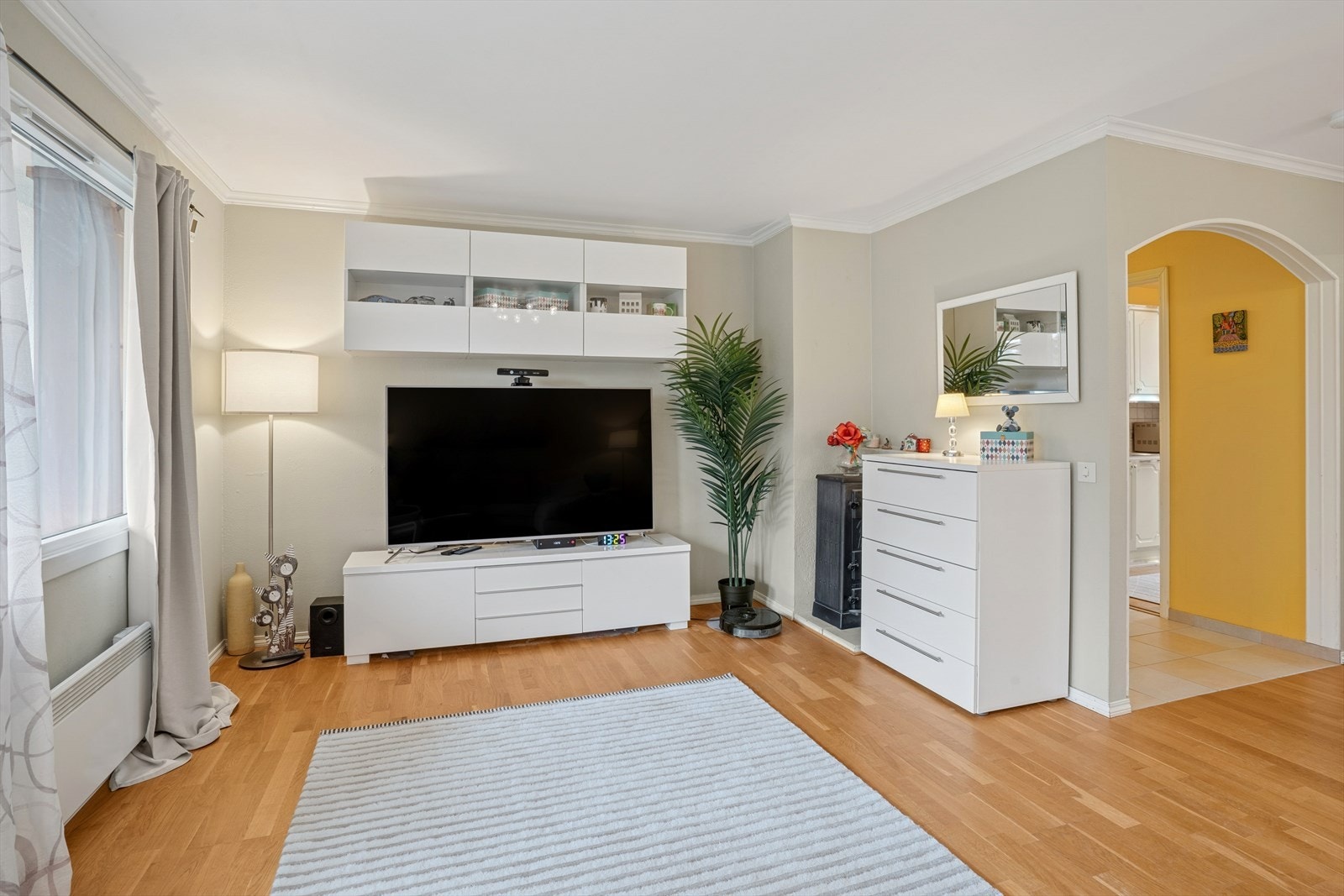 Det er også mulighet for vedfyring i leiligheten. Galleribilde