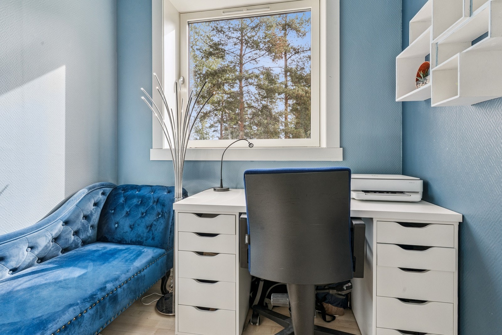 Fleksibelt rom – perfekt som kontor, gjesterom eller hobbyrom. Galleribilde