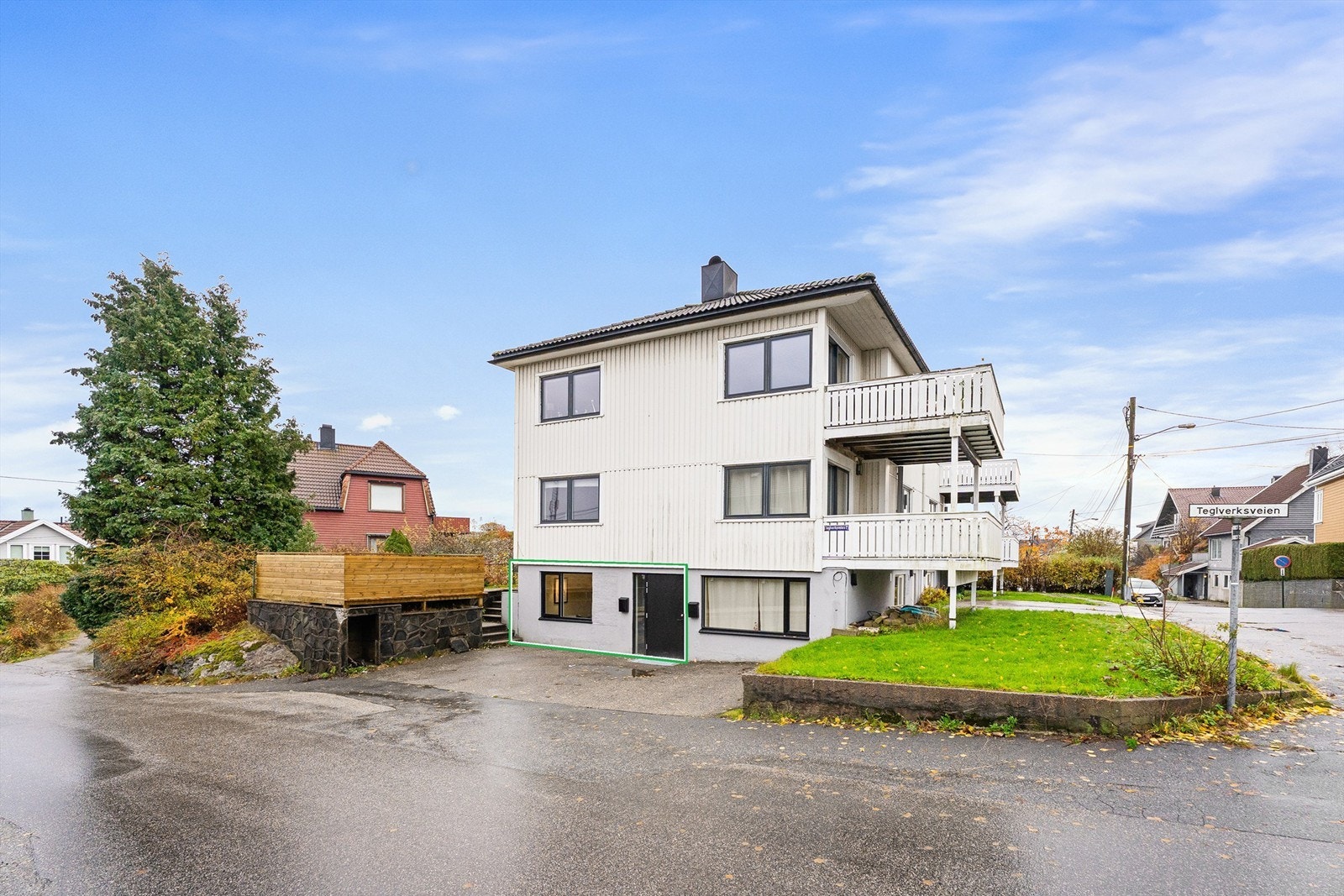 Fasade og markert leilighet Galleribilde