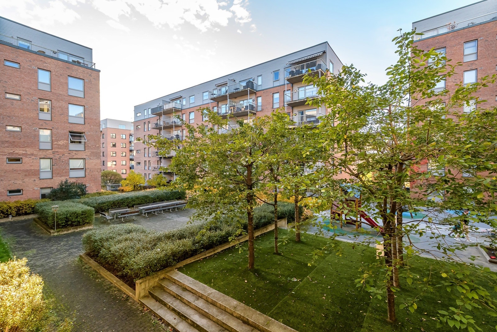 Fint utsyn fra balkongen mot fellesområdet. Galleribilde