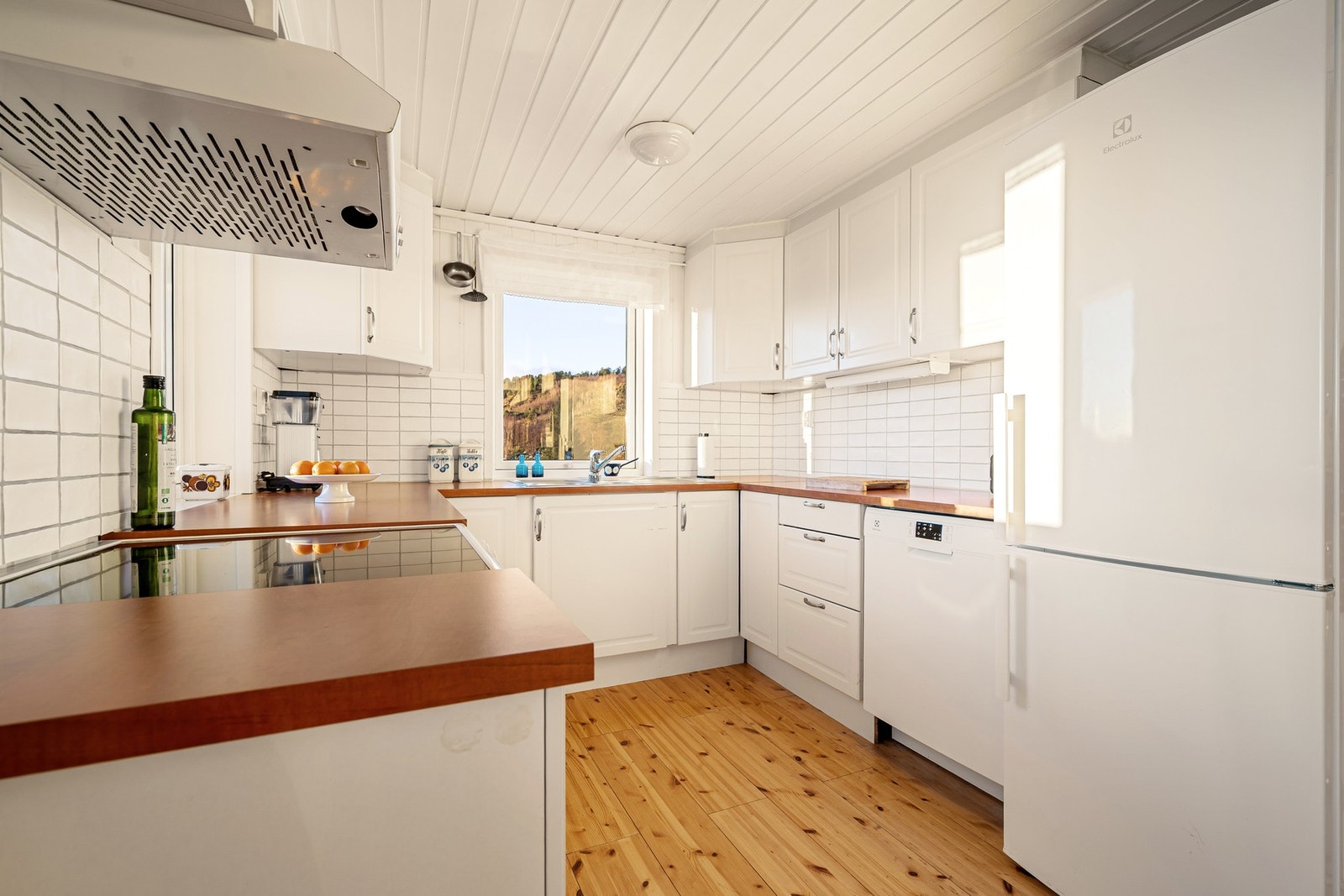 Romslig og funksjonelt med plass til flere kokker Galleribilde