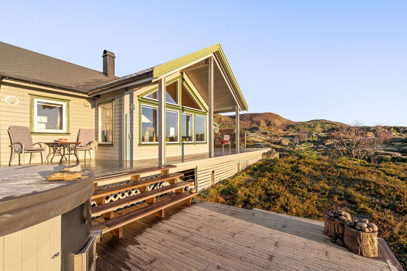 Terrassearealet utgjør totalt 68 kvm, og gir god plass til utemøblement flere plasser Galleribilde