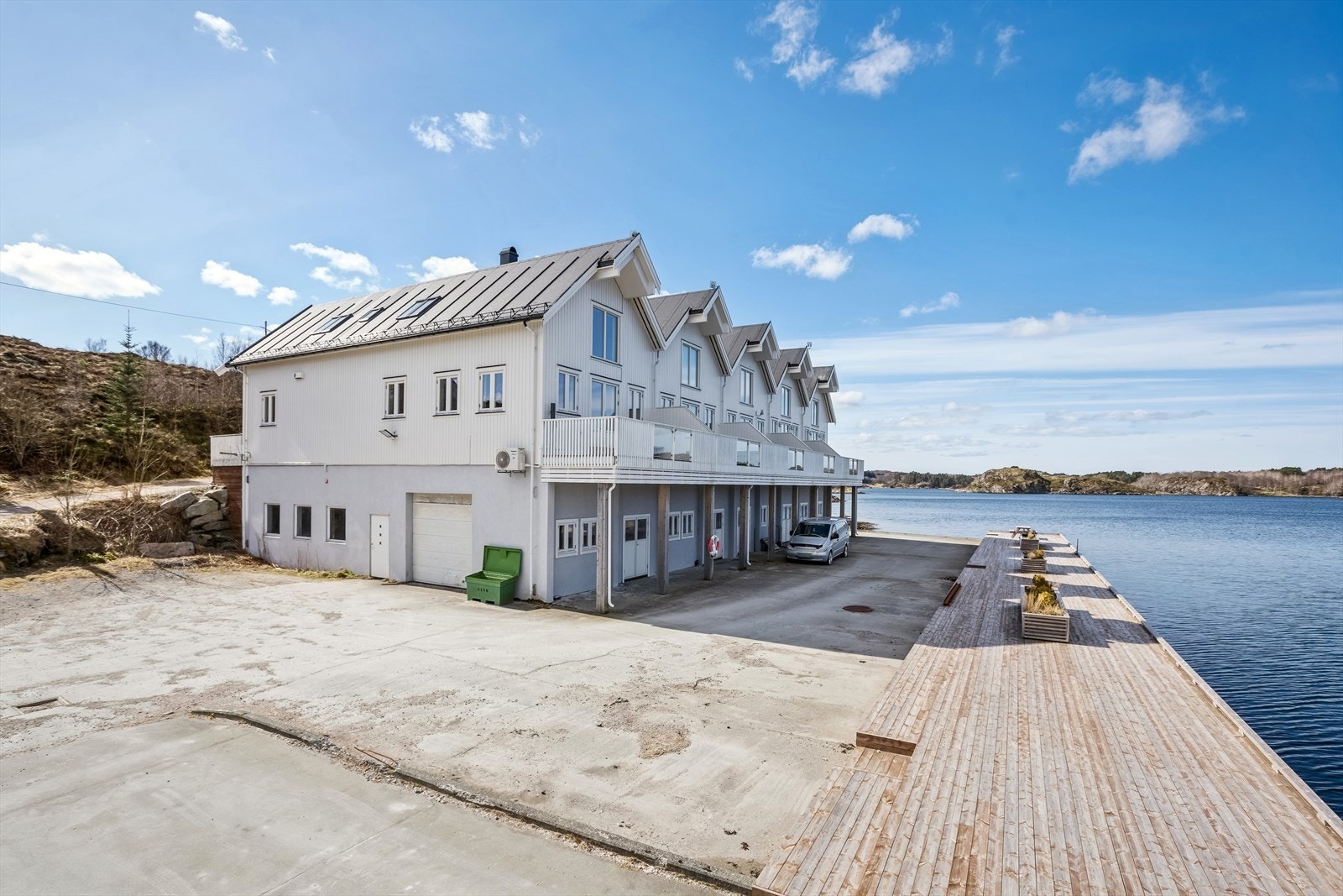 Fasaden på sommertid Galleribilde