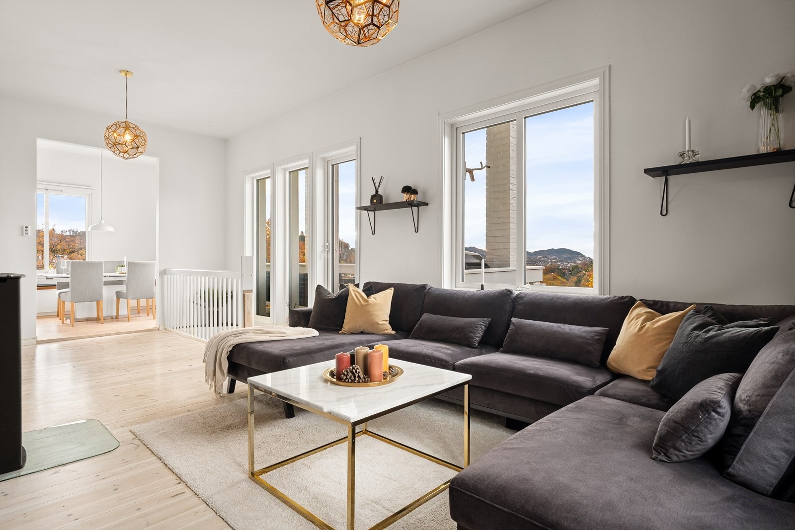 Eirin Hole Nielsen har gleden av å presentere Birkelundsbakken 21 v/Eiendomsmegler Norge! Galleribilde