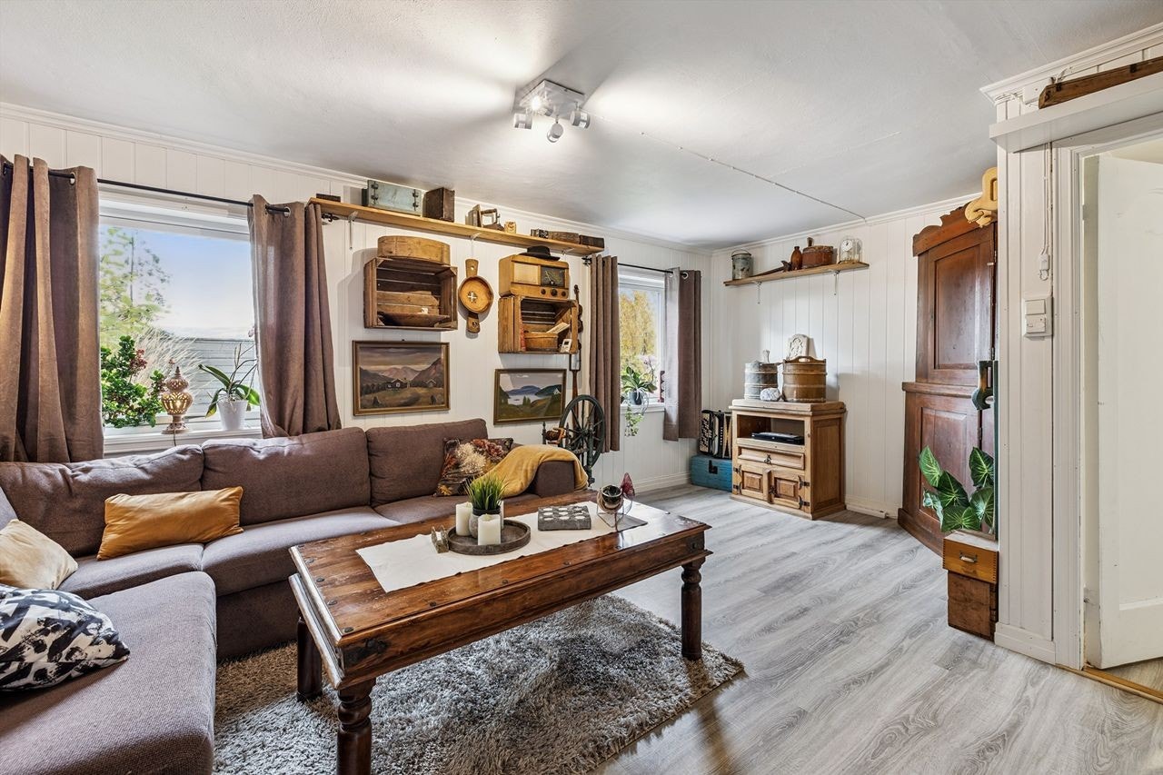 Kjellerstuen gir ekstra spillerom og er ideell som TV-stue eller lekerom. Galleribilde