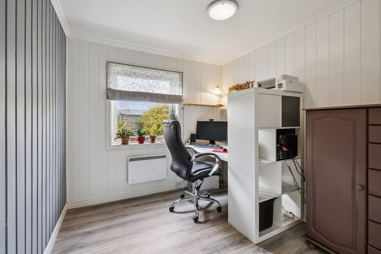 Et soverom som i dag er brukt som kontor. Galleribilde