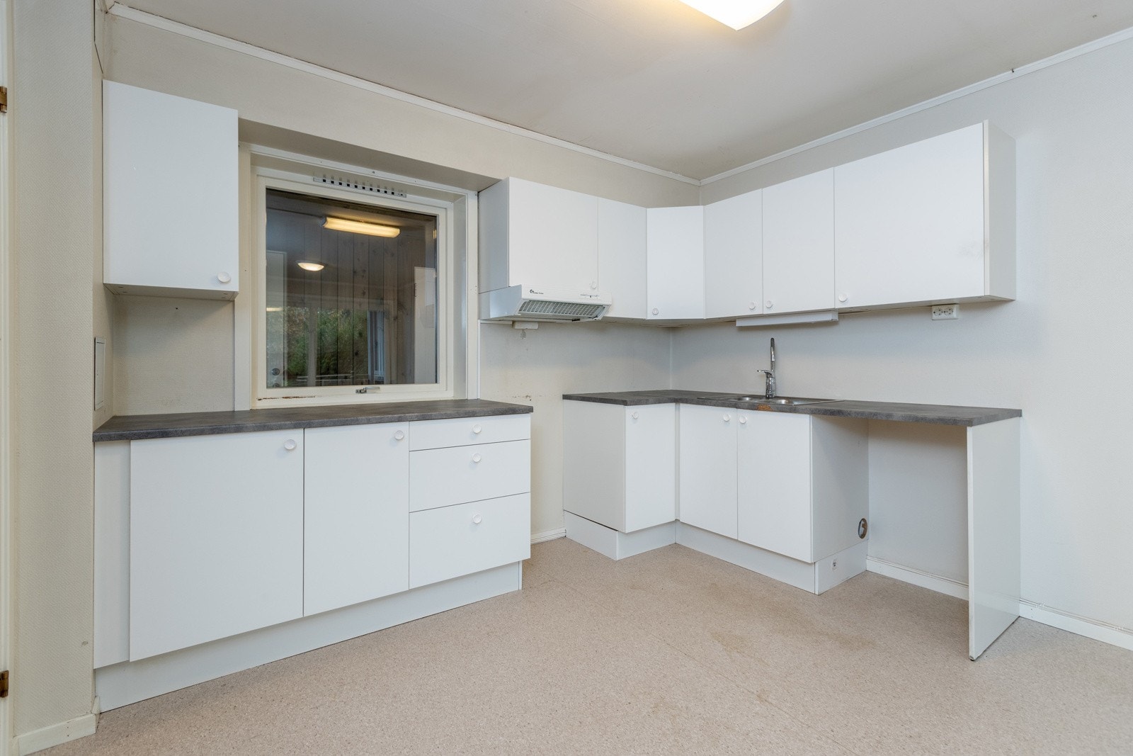 Lyst kjøkken Galleribilde