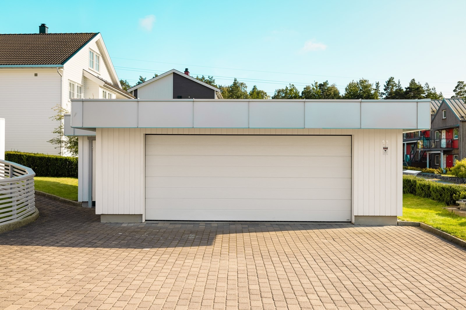 50 kvm dobbelgarasje med to el-billadere Galleribilde