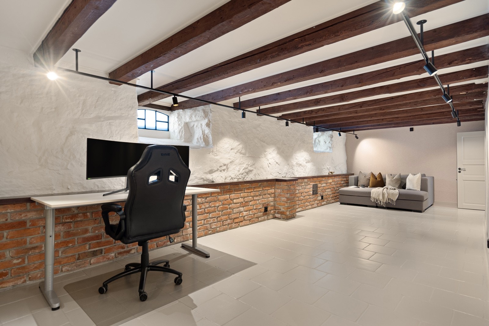 Underetasjen er ikke godkjent for varig opphold. Galleribilde