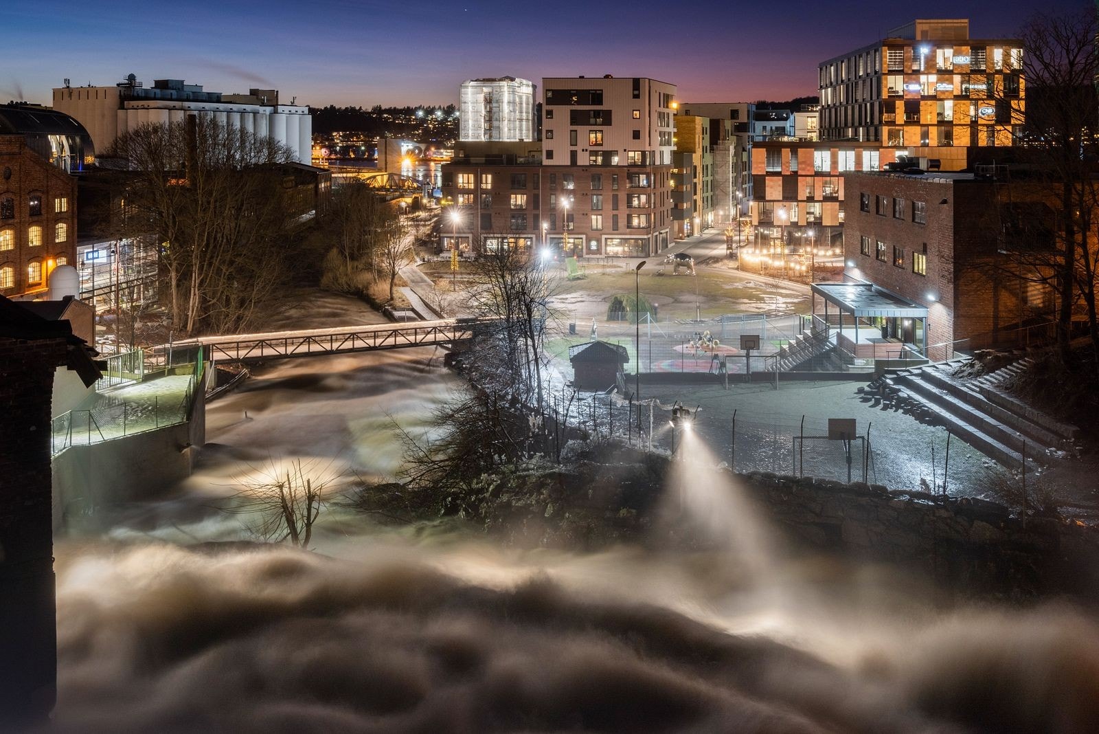 Elveplassen - Verket Galleribilde