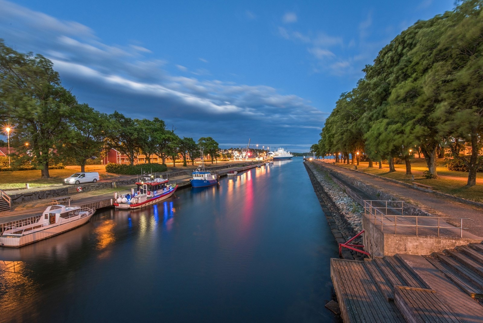 Ta en kveldstur langs kanalen i Moss. Galleribilde