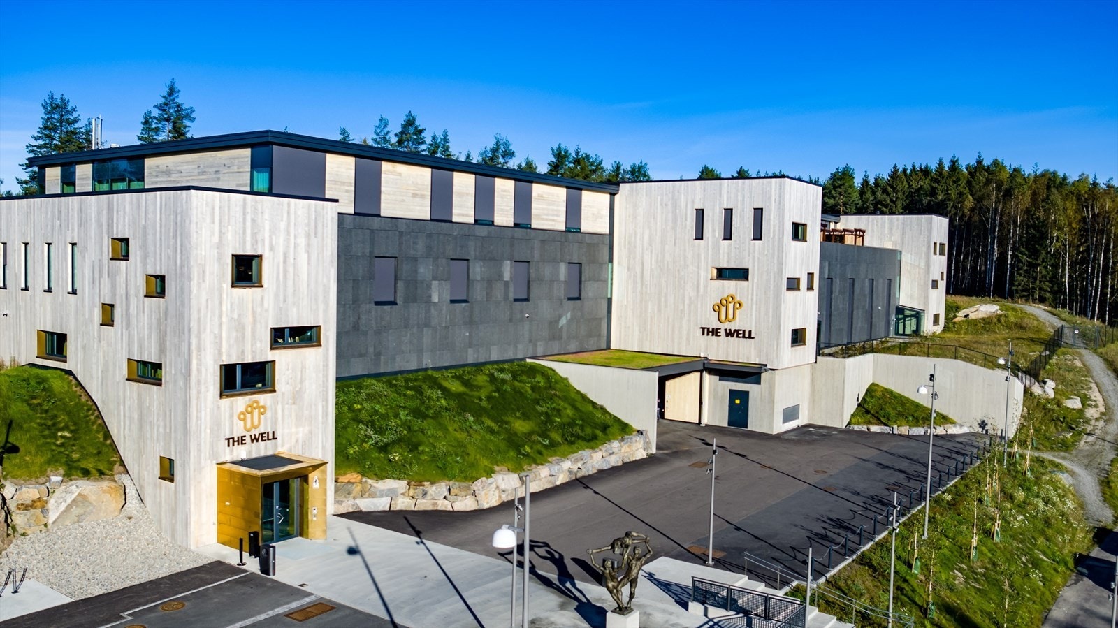 The Well ligger 10 minutter fra boligen og er et luksuriøst spa-anlegg, kjent for sine omfattende fasiliteter. Galleribilde