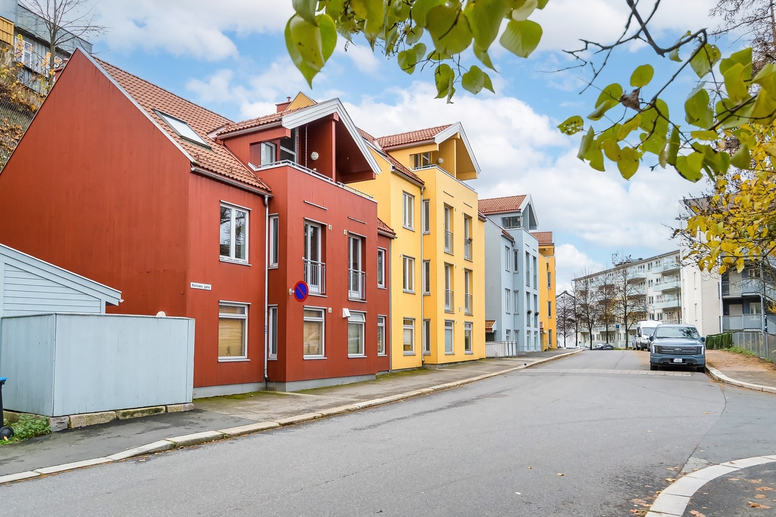 Nabolaget består av sjarmerende trehusbebyggelse. Her får du rekkehusfølelse med gangavstand til Oslo S Galleribilde
