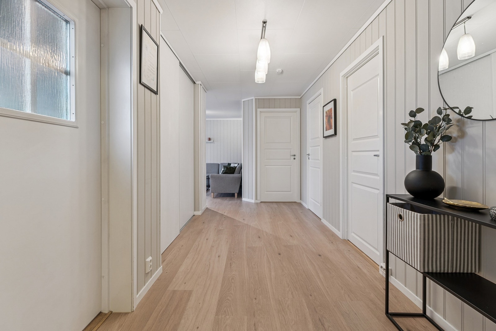 Fra gangen ledes du videre inn mot boligens sosiale sone. Galleribilde