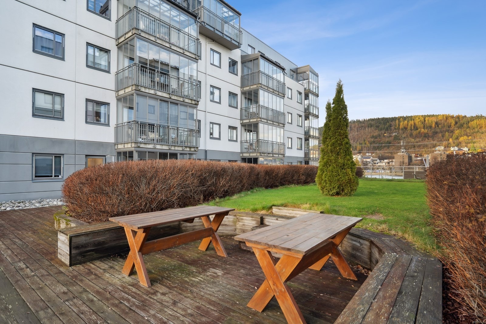 Her bor du meget sentralt like ved Drammenselva med umiddelbar nærhet til Strømsø Torg, Union brygge og Bragernes torg. Galleribilde