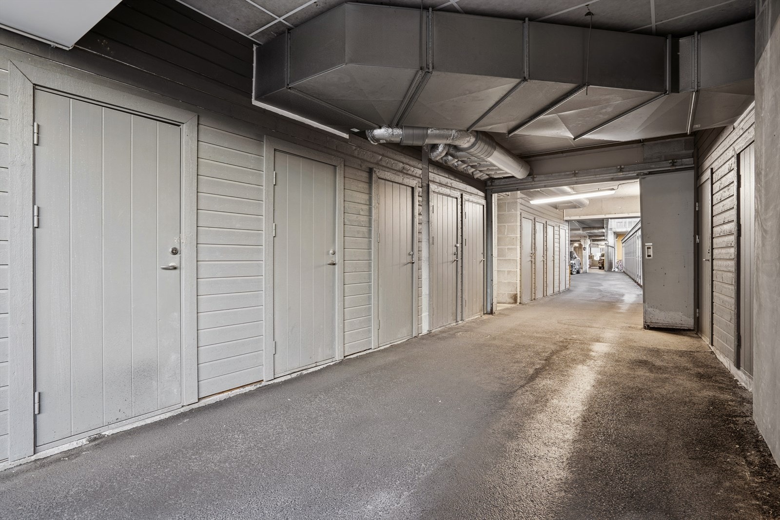 Praktiske bodrom gir ekstra lagringsplass til boligen. Galleribilde