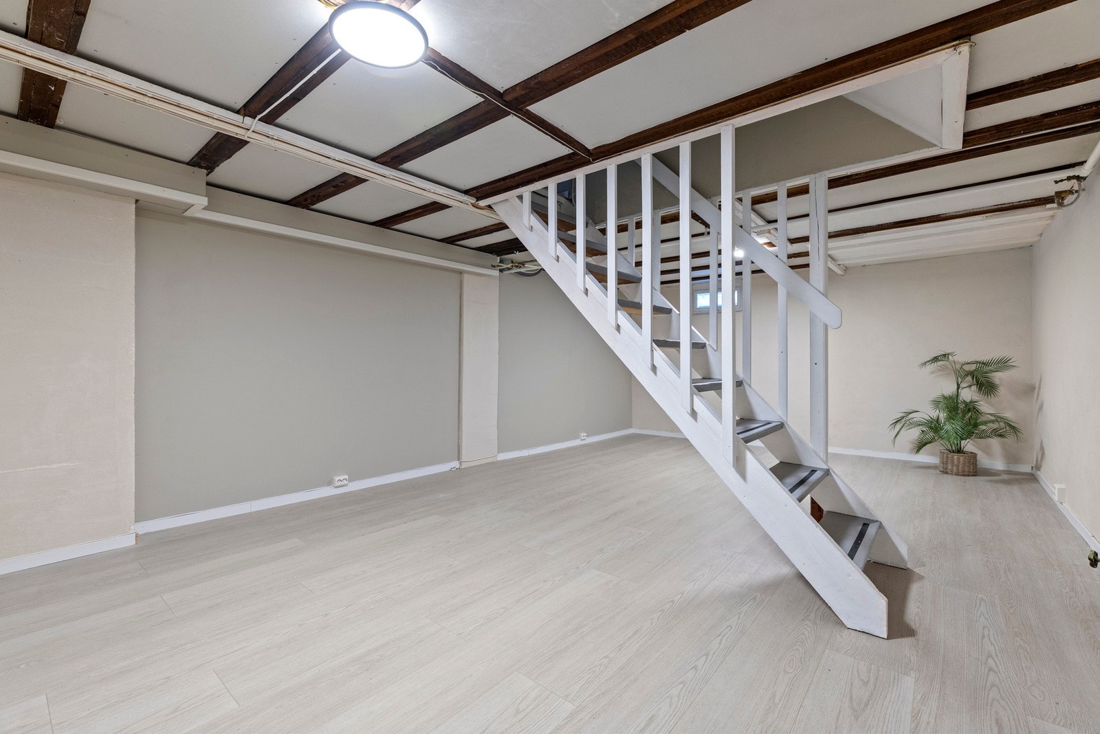 I kjelleren er det et romslig kjellerrom Galleribilde