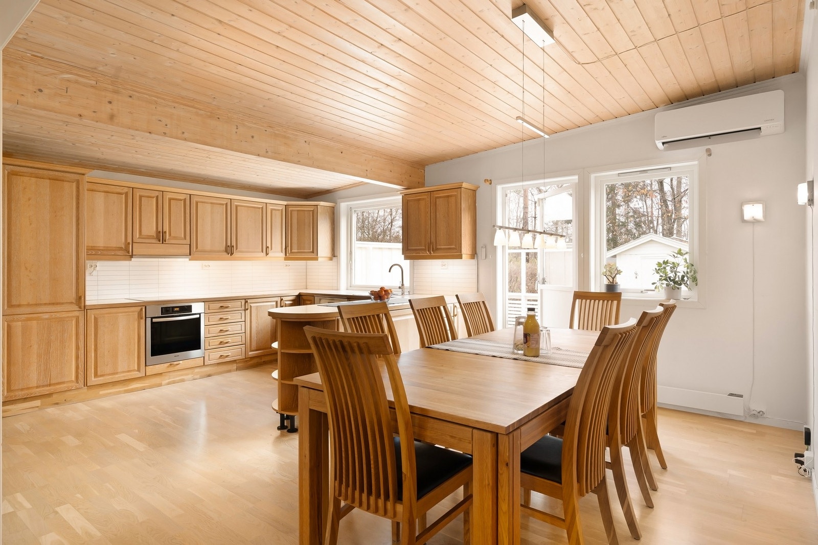 Invitere hele familien til store begivenheter, her har du god plass til et langbord Galleribilde