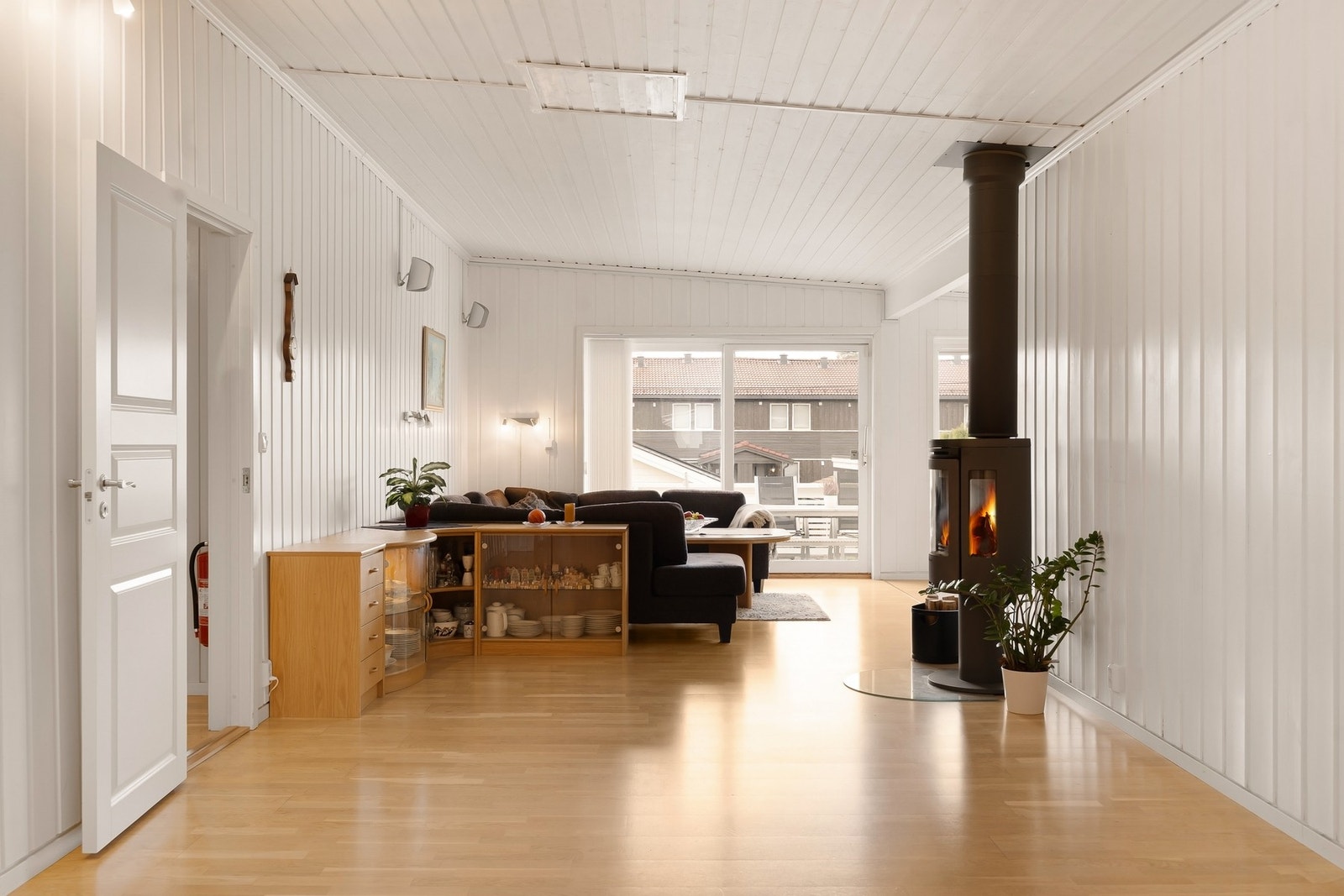 Det er også fra denne enden av boligen utgang til terrasse Galleribilde