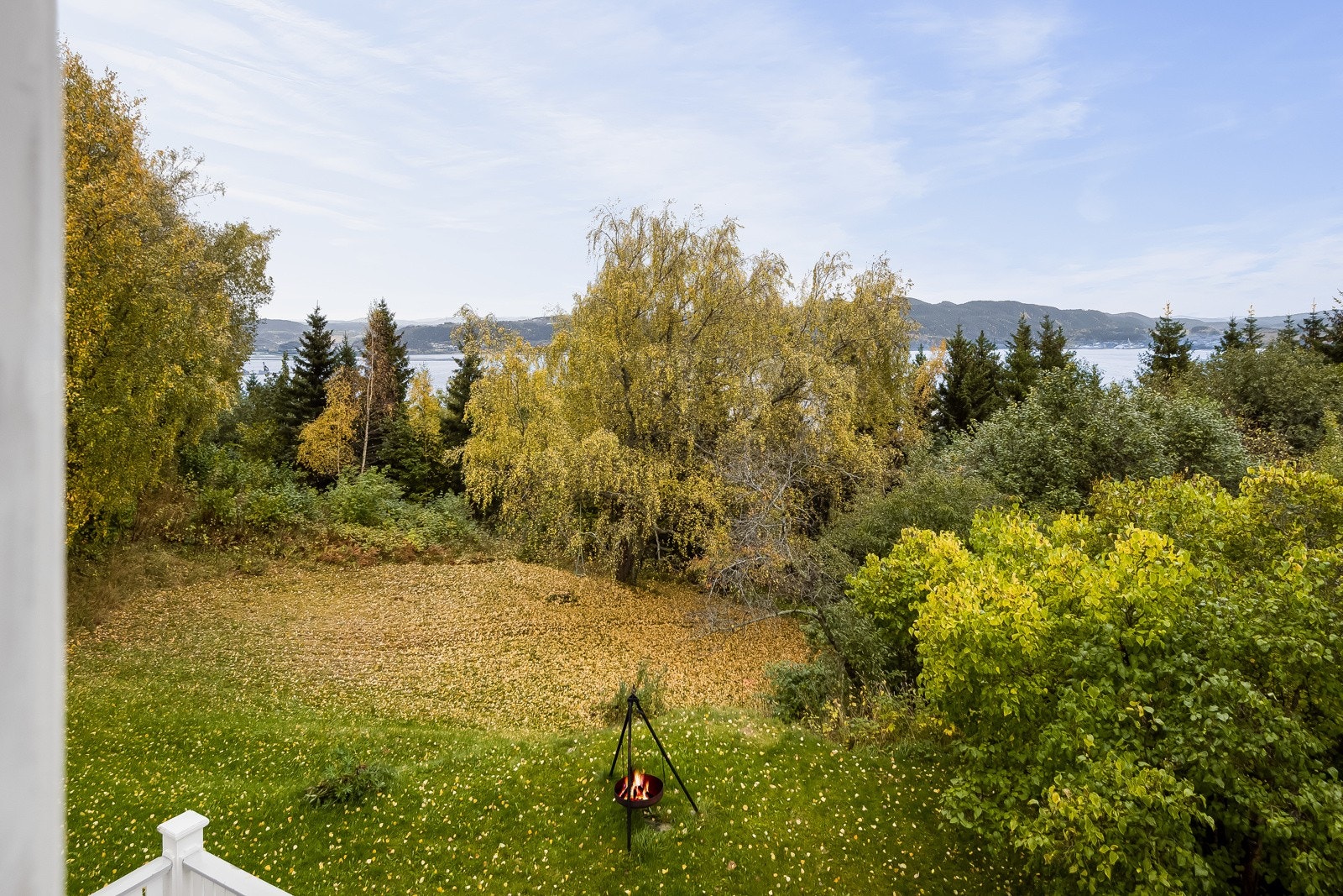 Flott utsikt mot Trondheimsfjorden fra balkongen. Galleribilde
