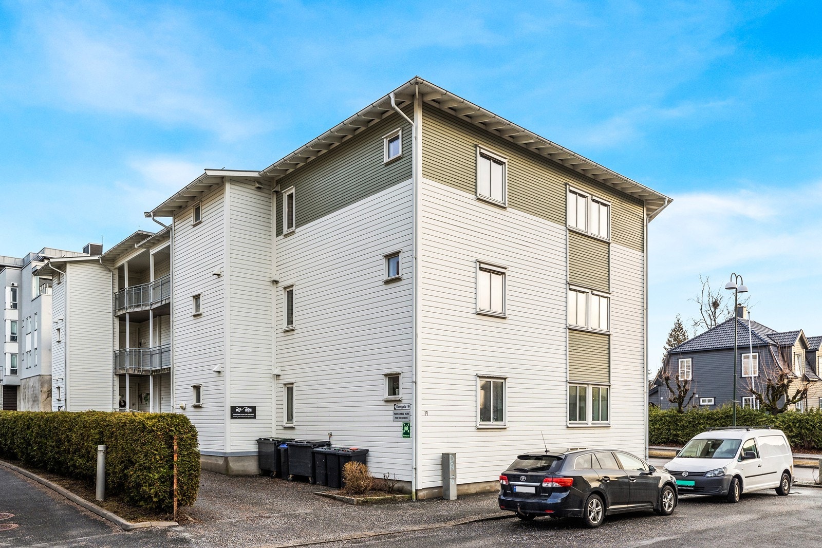 Bosetter du deg i Korsgata 19, har du alt du trenger rett utenfor dørene. Du har kort rusleavstand til torvet og handlegatene, til Storbyen kjøpesenter, legesenteret og alle fasilitetene i sentrum. Galleribilde