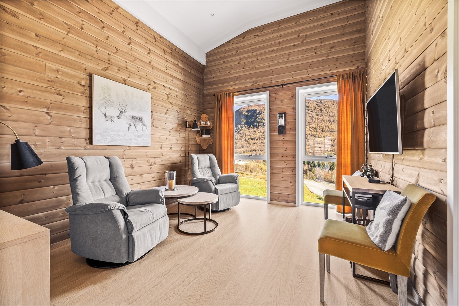 Ekstra TV-stue i bakkant av kjøkkenet. Alternativt et ekstra soverom. Galleribilde