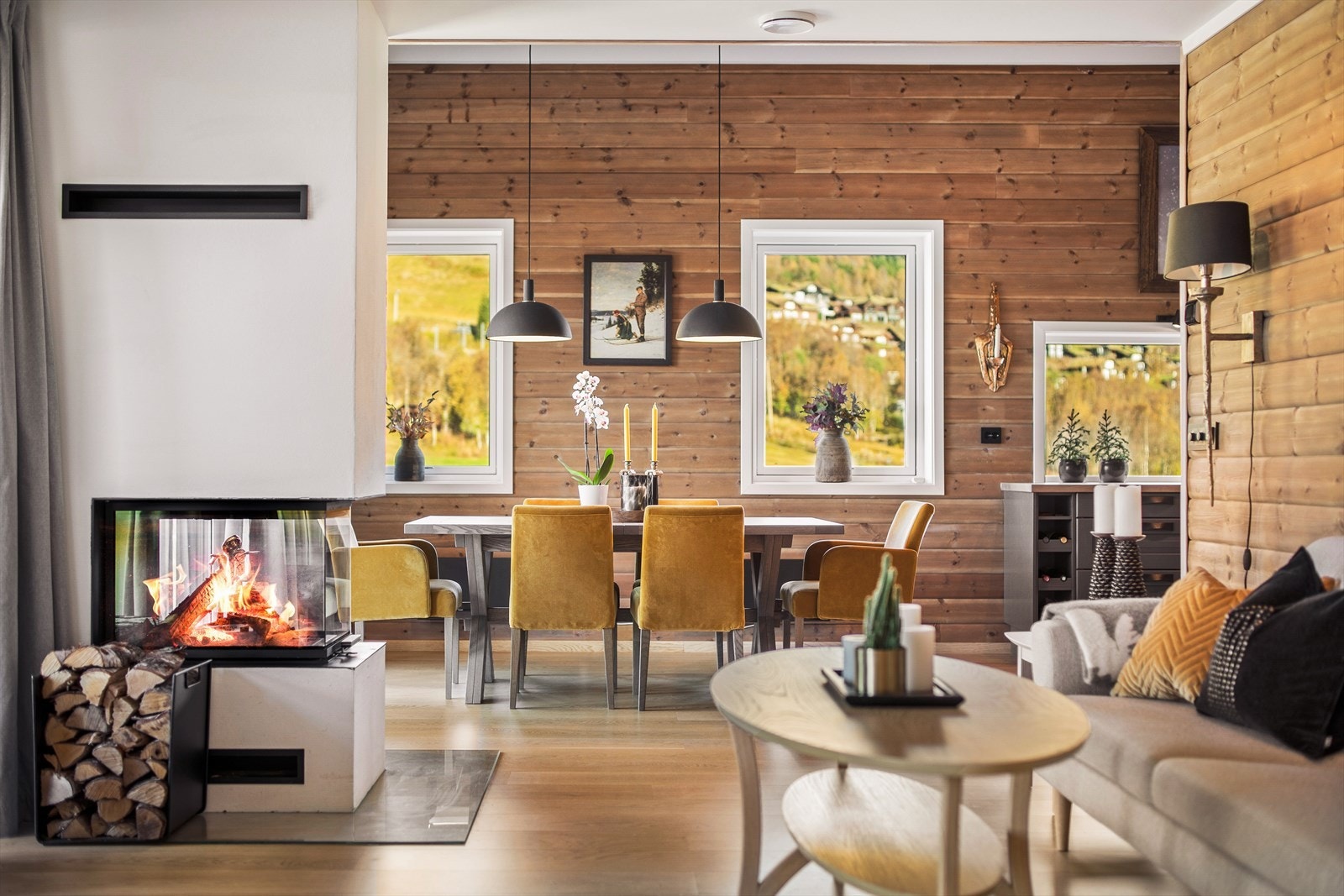 Eneste leilighet med peis, som er av det delikate og dekorative slaget. Galleribilde