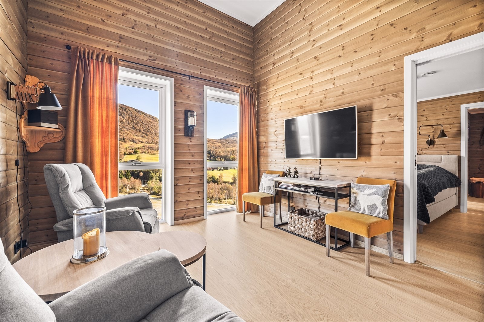 Fra TV-stuen er også tilkomst til hovedsoverommet. Det kommer vi tilbake til litt senere. Galleribilde