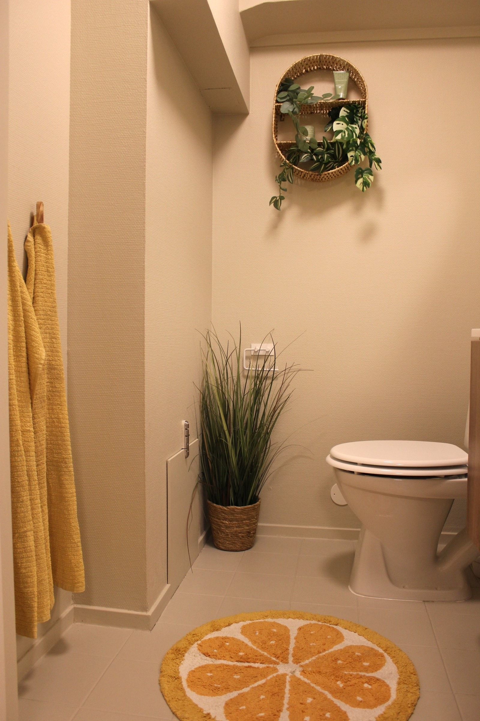 Toalettrom med tilgang fra entre. Galleribilde