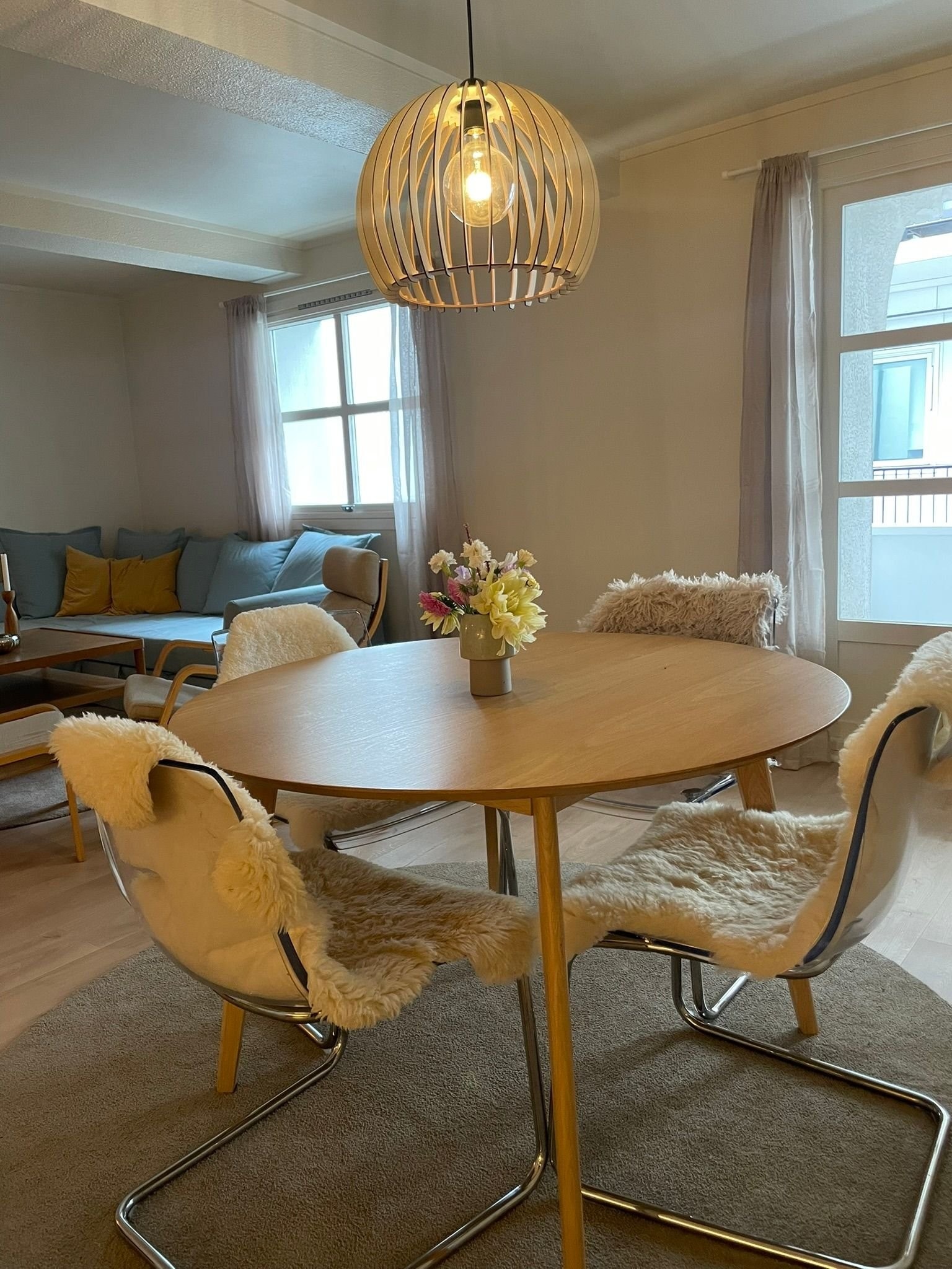 Her kan man spise i hjertet av Arendal uten forstyrrelser eller larm fra bylivet. Galleribilde