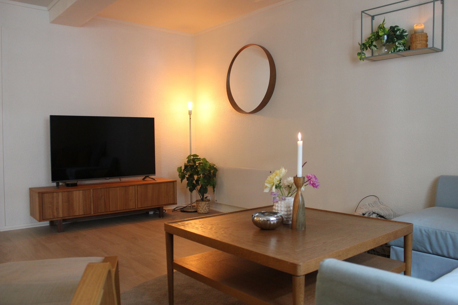 Det meste av møbler og inventar i hele leiligheten kan følge med. Galleribilde